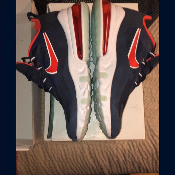 Men’s Nike athletic shoes - Picture 3 of 6